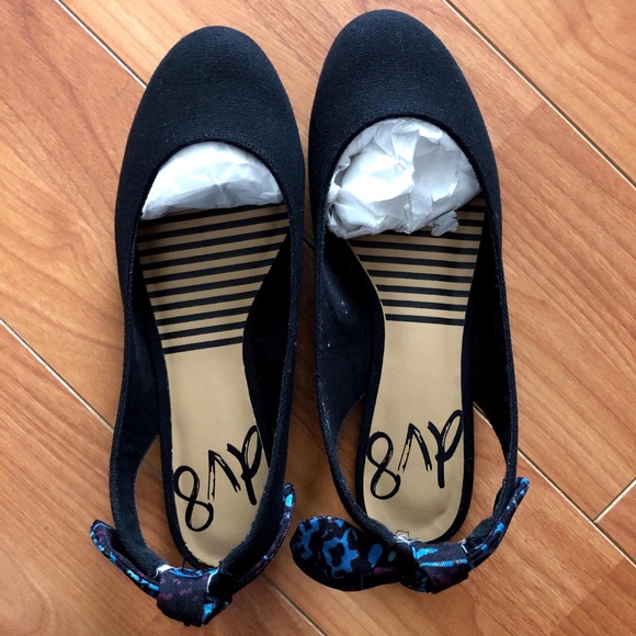 NEW Dolce Vita dv8 Black Flats Blue Bow Size 6 - Picture 1 of 7